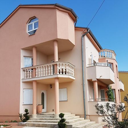Apartments Suzana Novi Vinodolski Zewnętrze zdjęcie