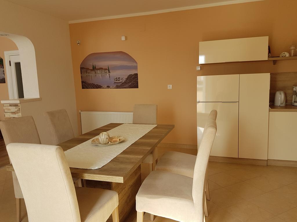 Apartments Suzana Novi Vinodolski Zewnętrze zdjęcie