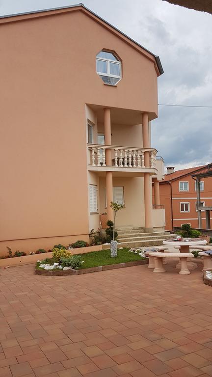Apartments Suzana Novi Vinodolski Zewnętrze zdjęcie